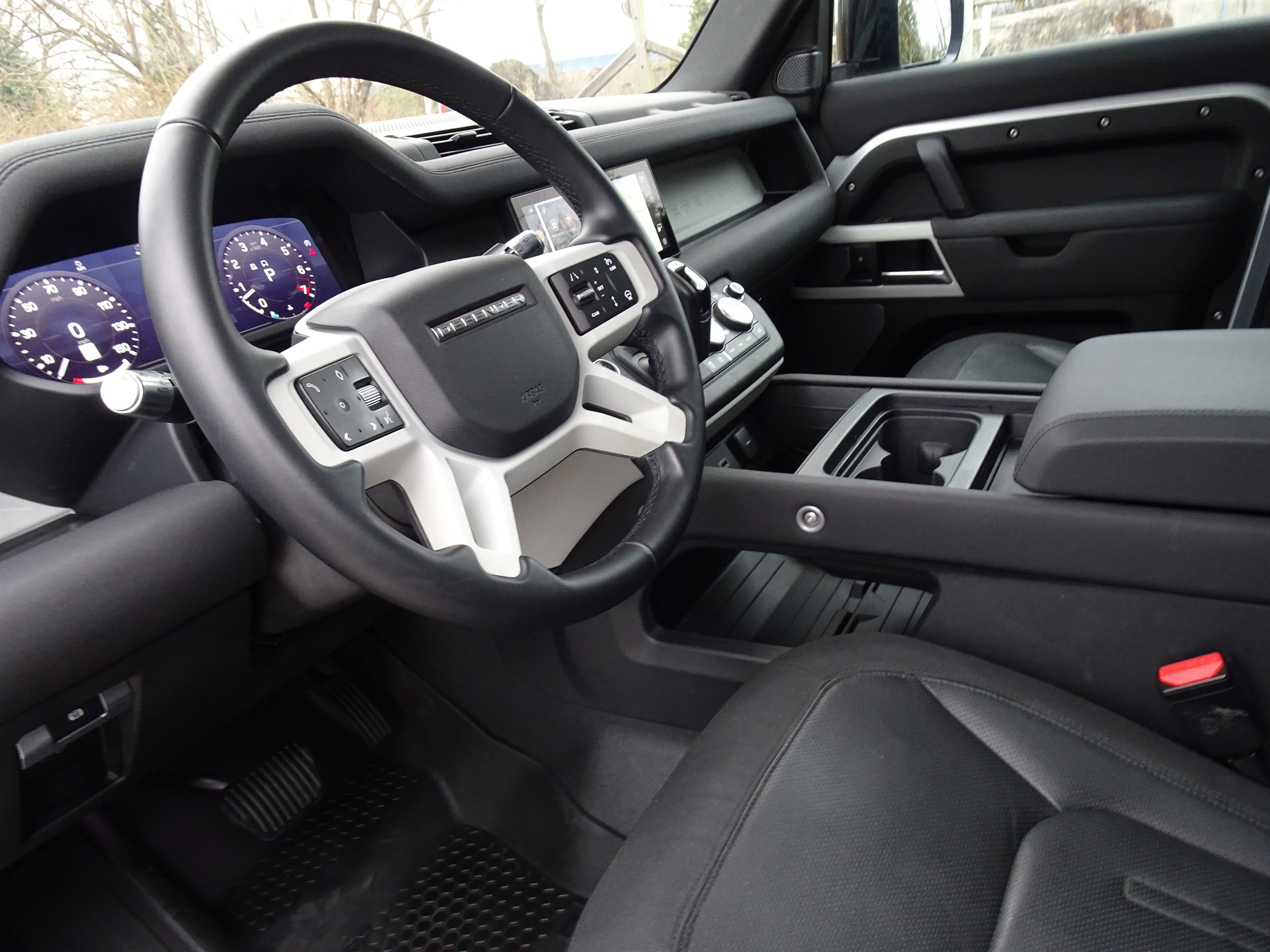 Used 2020 Land Rover Defender 110 SE image 16