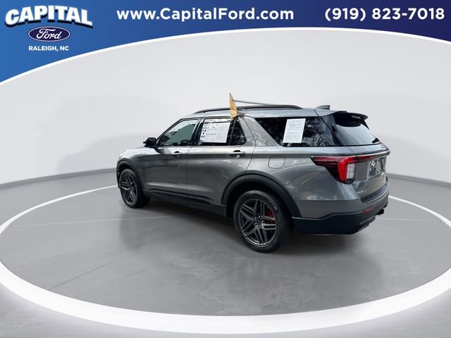 Certified 2025 Ford Explorer ST-Line w/ Premium Package AWD/4WD image 6
