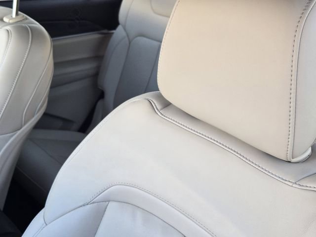 Certified 2023 Jeep Grand Cherokee L Limited image 16