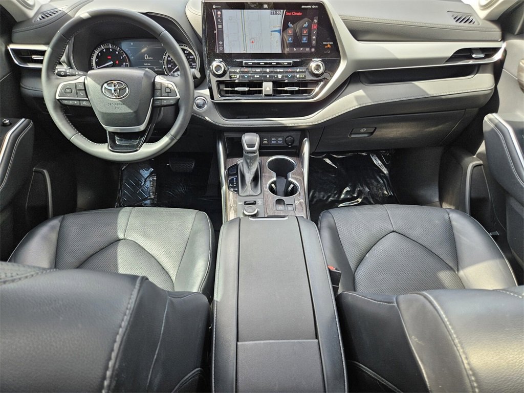 Used 2022 Toyota Highlander Platinum image 7