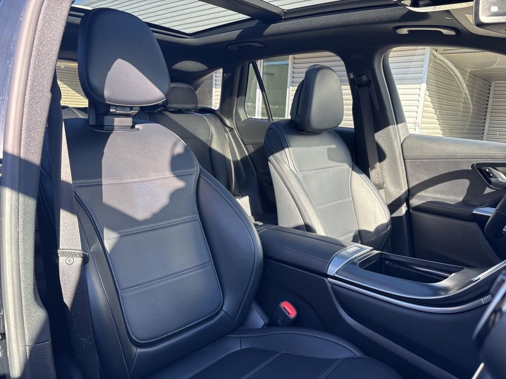 Used 2024 Mercedes-Benz GLC 300 4MATIC image 16