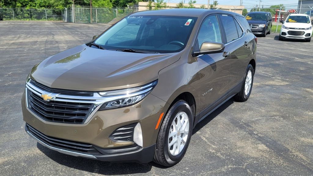 Used 2024 Chevrolet Equinox LT w/ LPO, Floor Liner Package FWD image 3