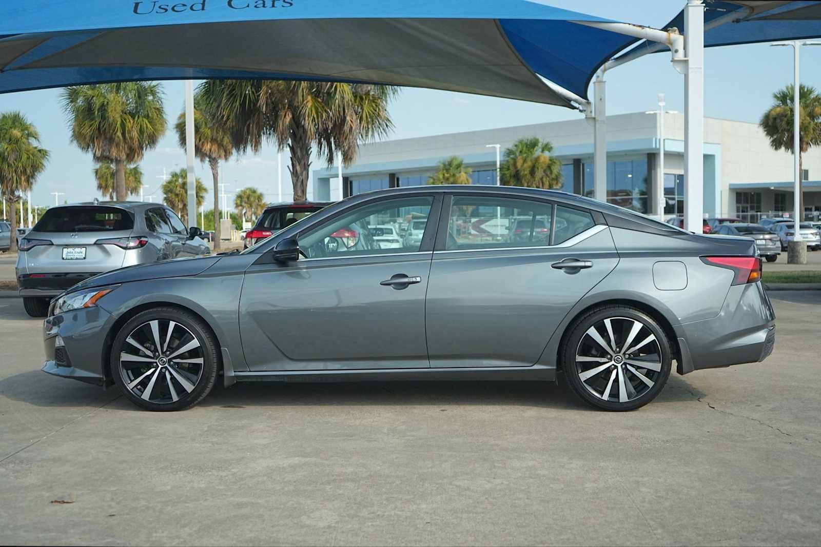 Used 2019 Nissan Altima 2.5 SR w/ SR Premium Package FWD image 3