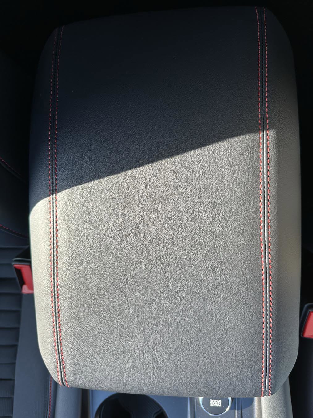 New 2026 Ford Explorer ST-Line w/ ST-Line Street Pack image 23