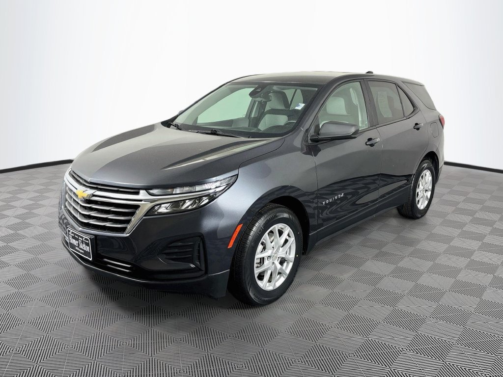 Used 2022 Chevrolet Equinox LS w/ LS Convenience Package FWD image 3
