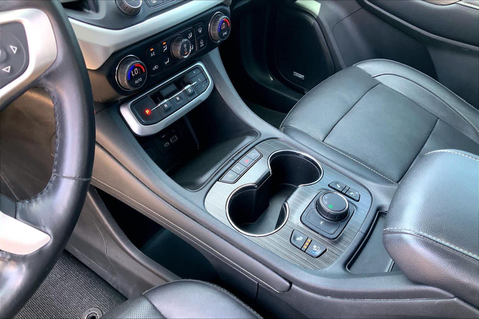 Used 2020 GMC Acadia SLT w/ Driver Alert Package II FWD image 16