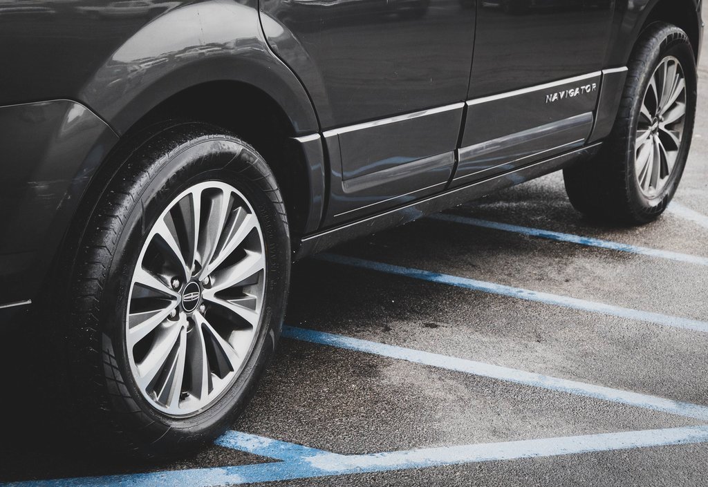 Used 2017 Lincoln Navigator Select image 30