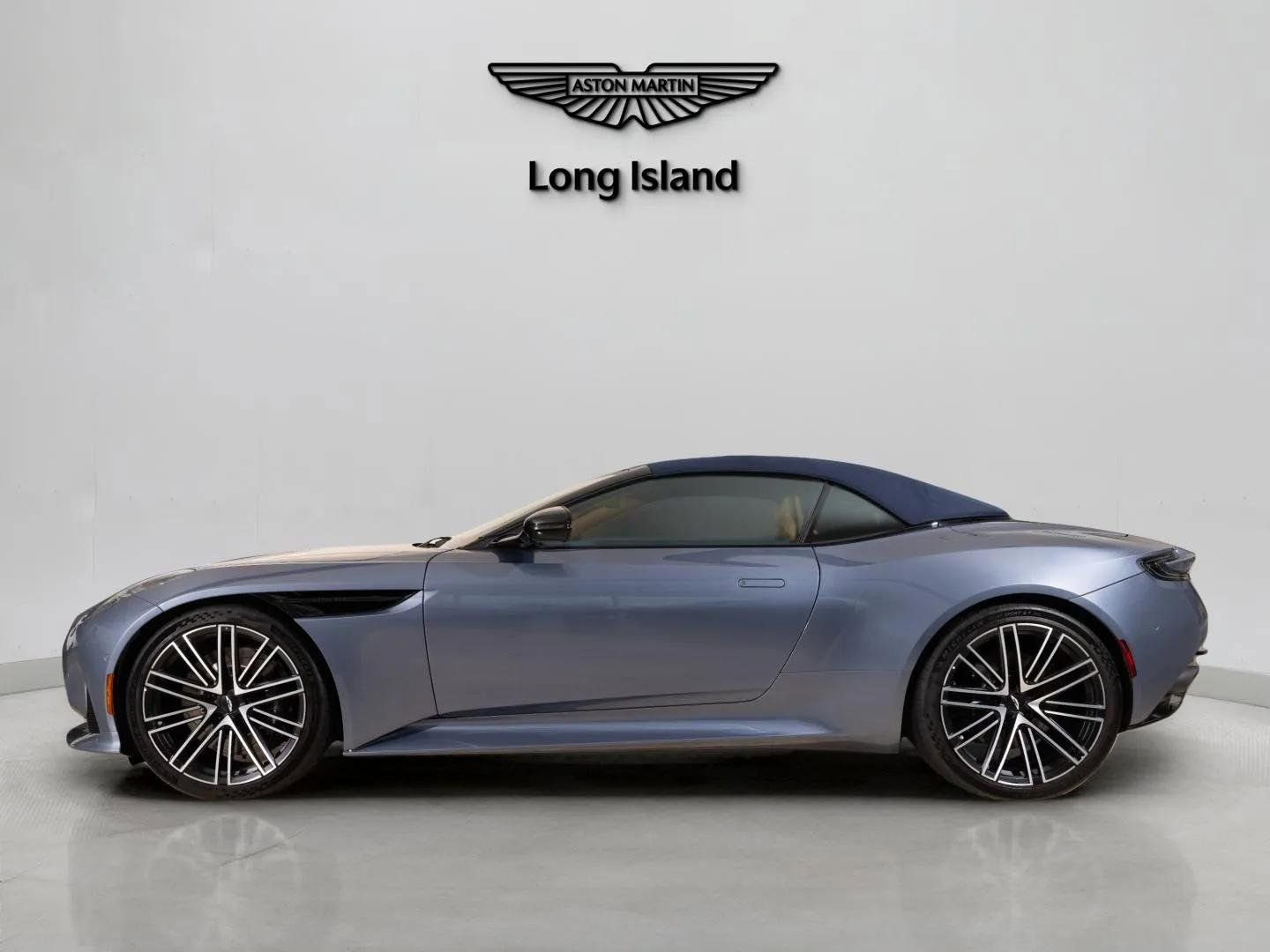 Used 2024 Aston Martin DB12 Convertible image 8