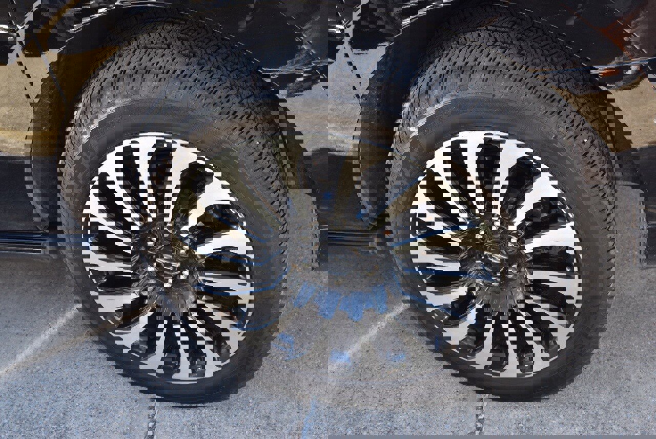 Used 2023 Lincoln Navigator L Black Label image 10