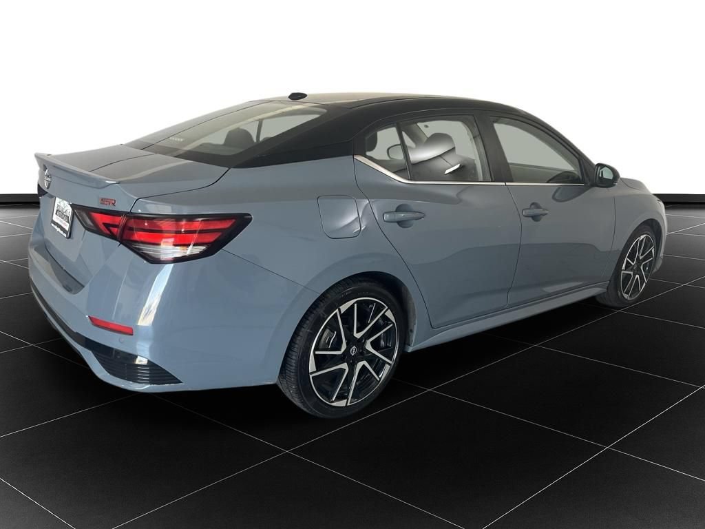 Used 2025 Nissan Sentra SR FWD image 5