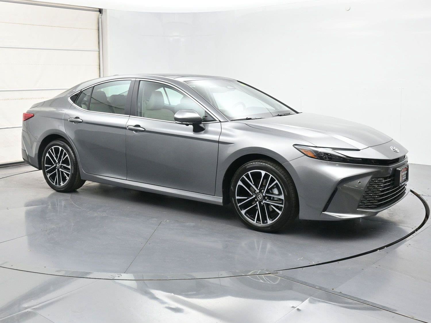 Used 2025 Toyota Camry XLE w/ Premium Plus Package AWD/4WD image 28