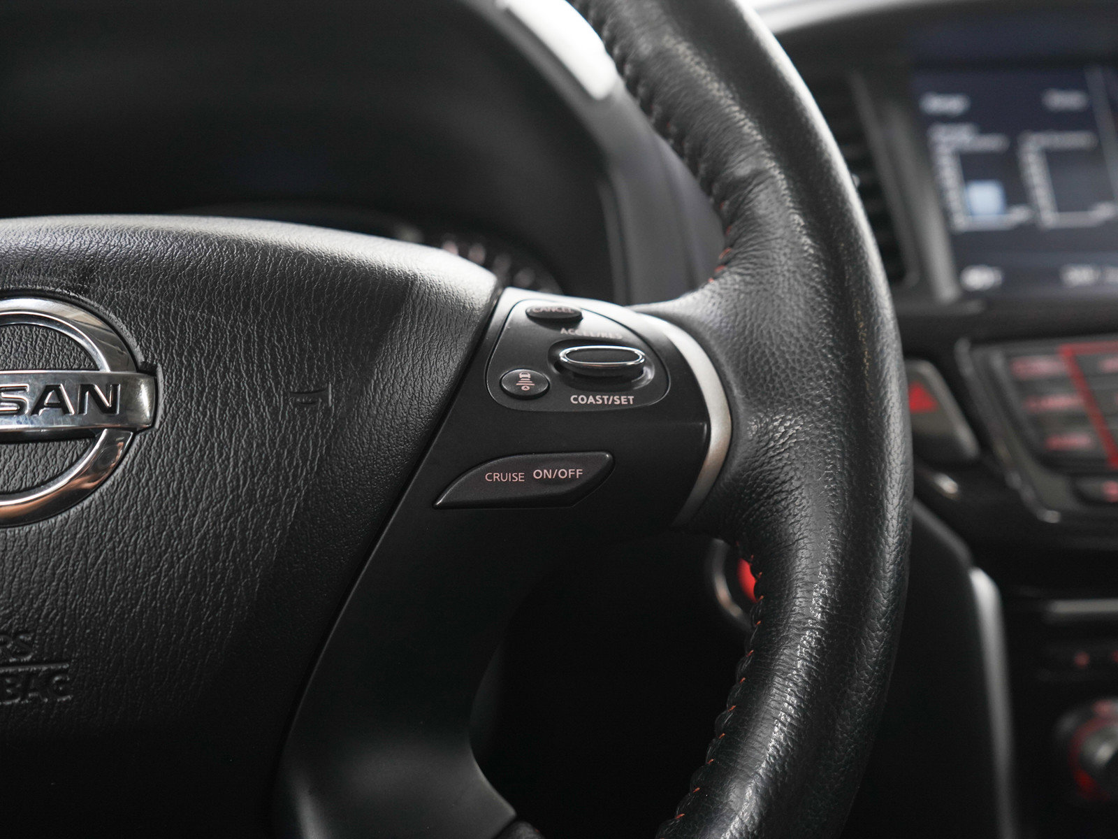 Used 2019 Nissan Pathfinder S AWD/4WD image 29