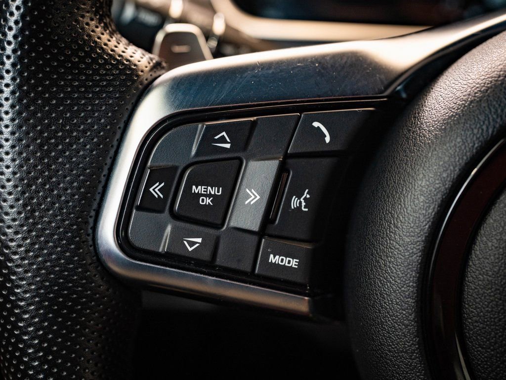 Used 2022 Jaguar F-TYPE R image 24