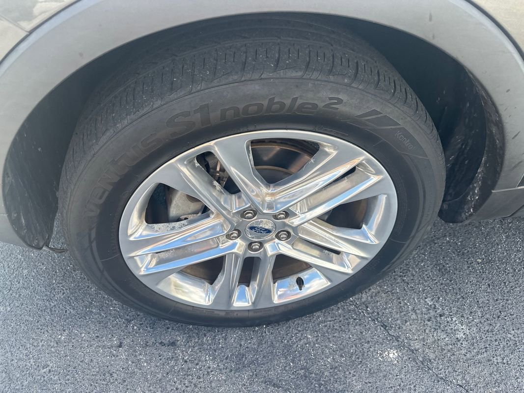 Used 2017 Ford Explorer Limited w/ Equipment Group 301A image 2
