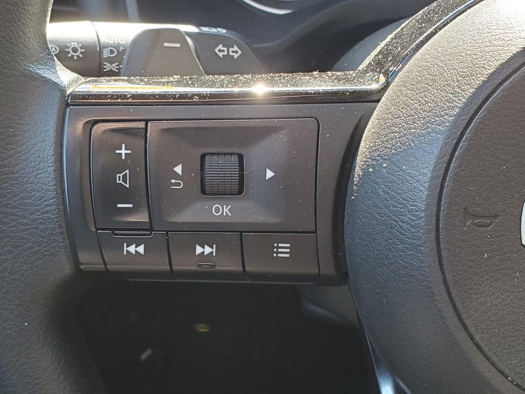 Used 2021 Nissan Rogue SV image 20