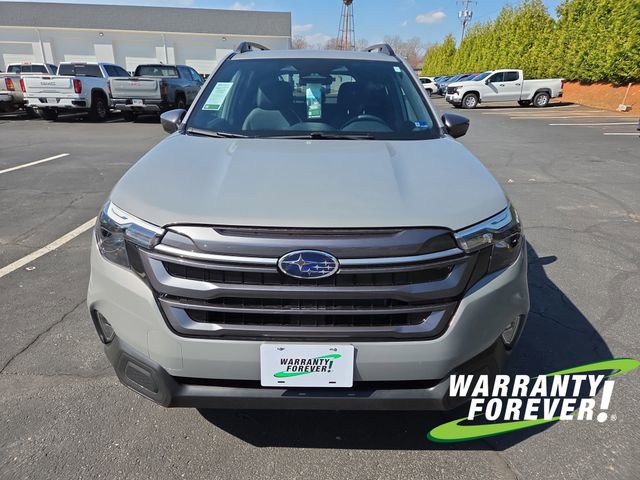 Used 2025 Subaru Forester Premium image 2