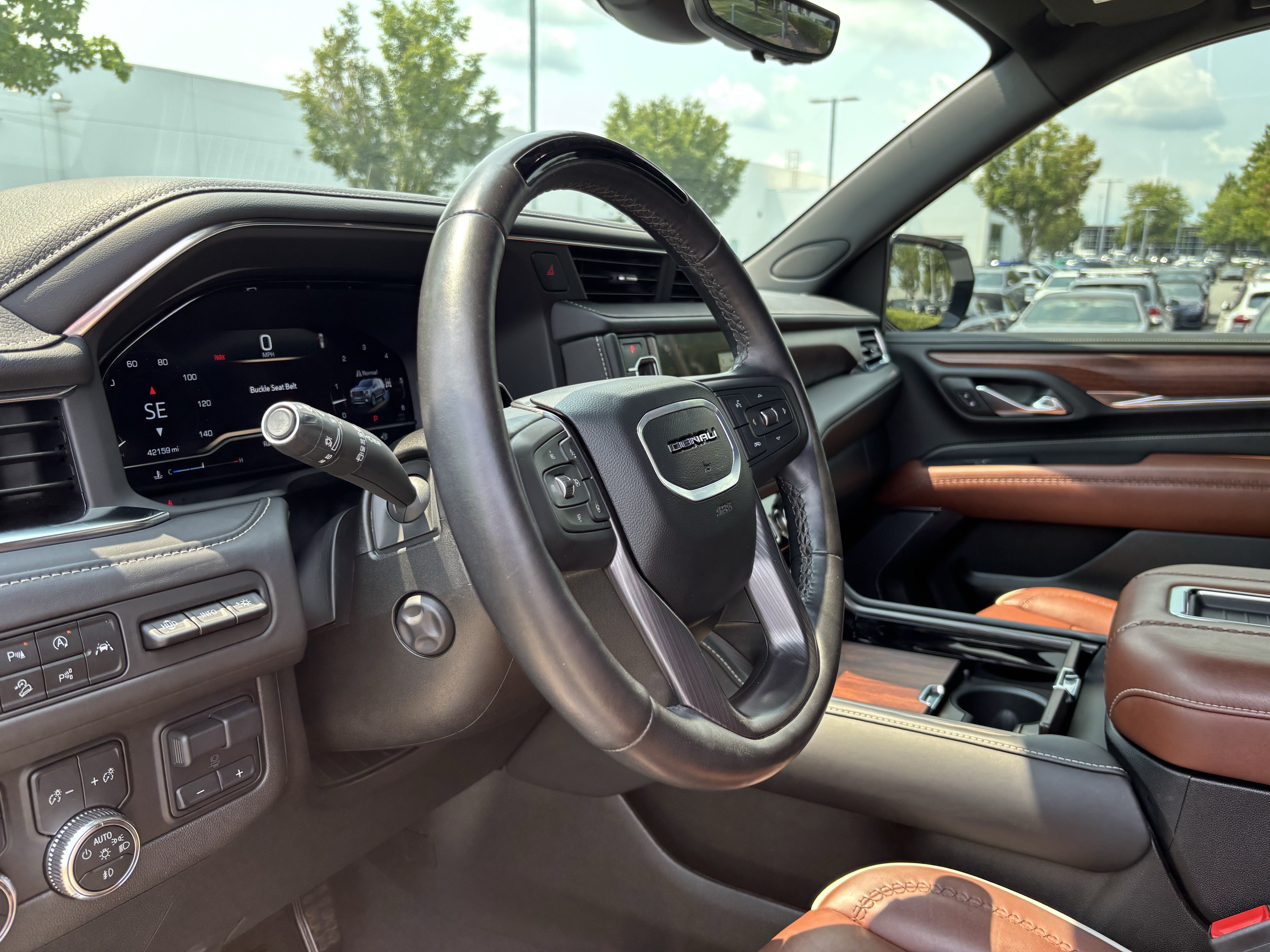 Used 2024 GMC Yukon Denali Ultimate AWD/4WD image 16