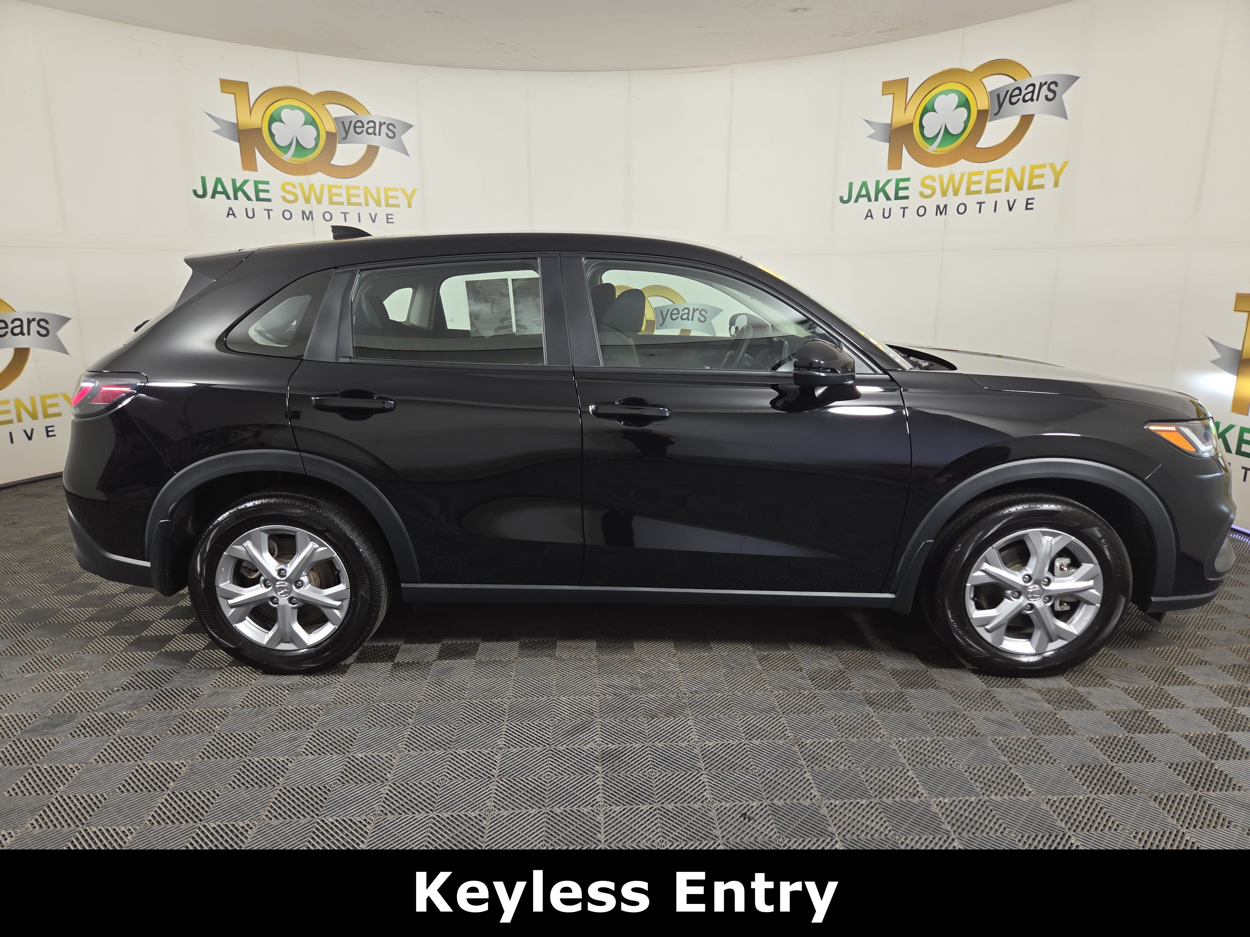 Used 2025 Honda HR-V LX image 10