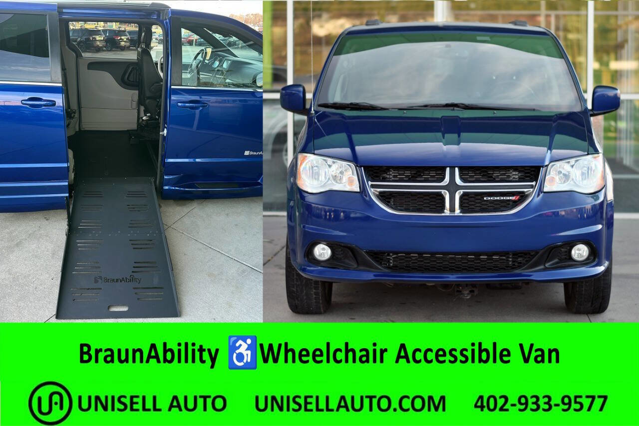 Used 2018 Dodge Grand Caravan SXT image 1