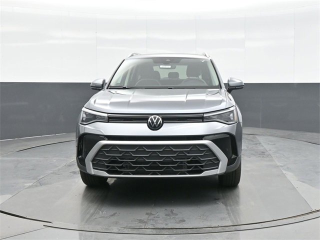 New 2026 Volkswagen Taos SE image 2