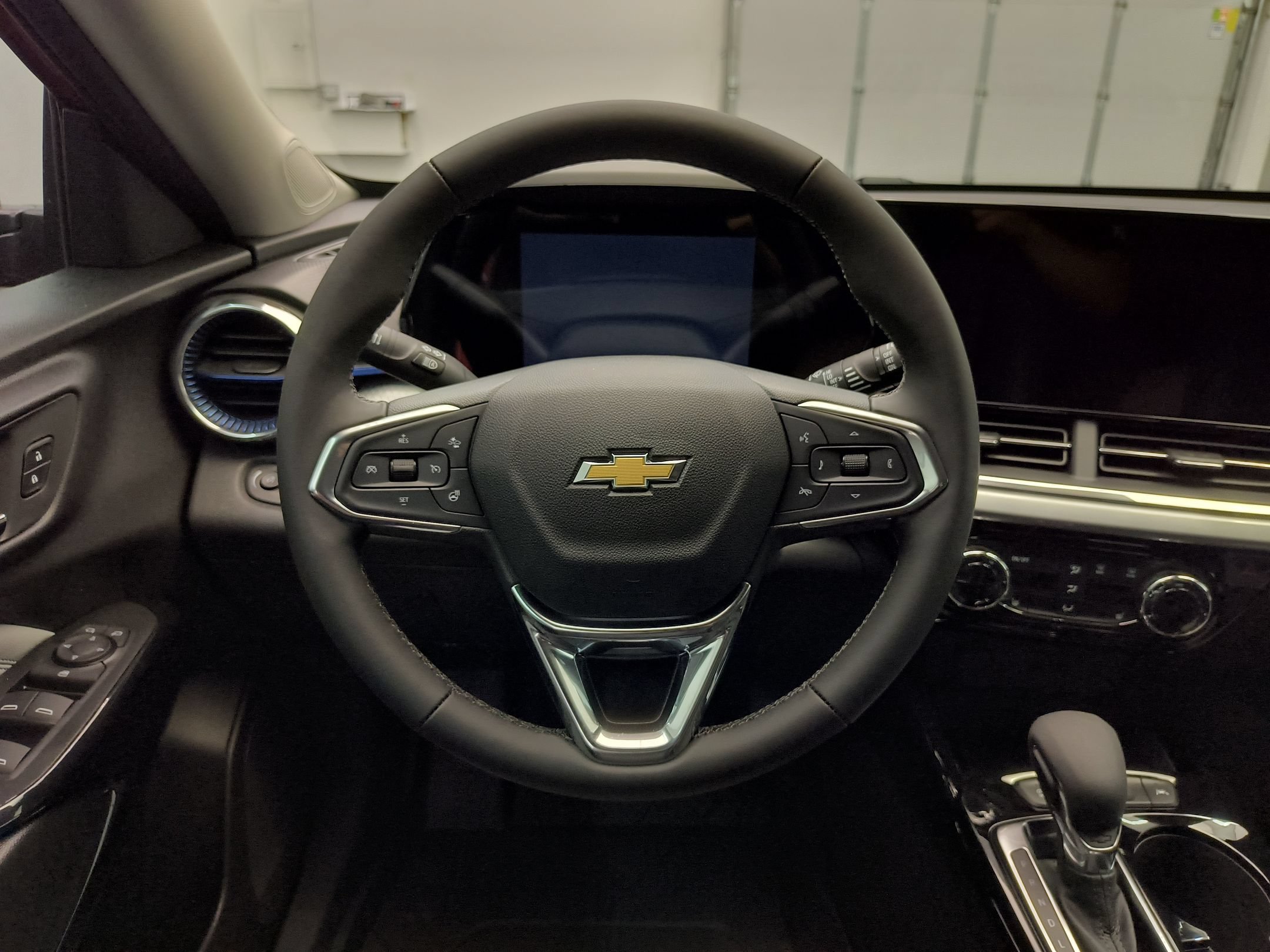New 2026 Chevrolet Trax LT w/ Driver Confidence Package FWD image 25