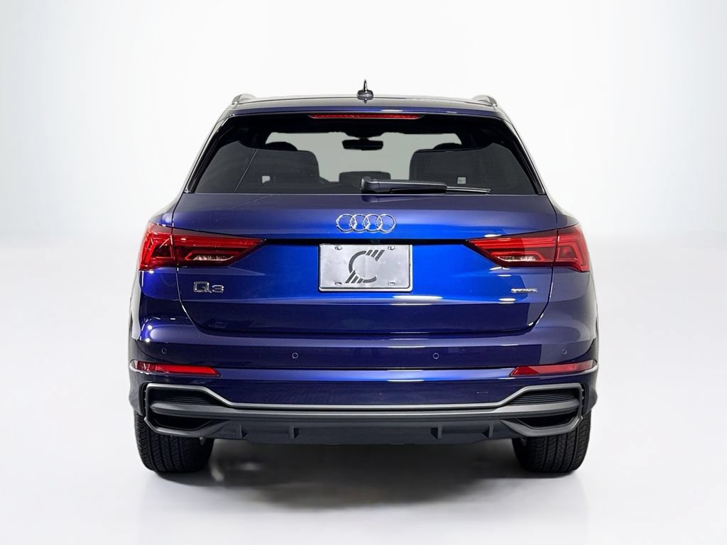 Used 2025 Audi Q3 2.0T Premium w/ Convenience Package AWD/4WD image 4