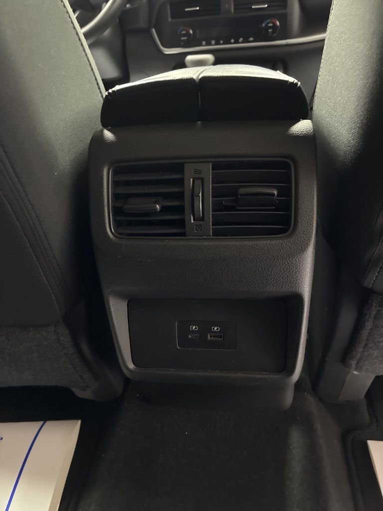 Used 2023 Nissan Rogue SV image 24