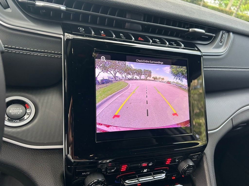 New 2025 Jeep Grand Cherokee Altitude image 20