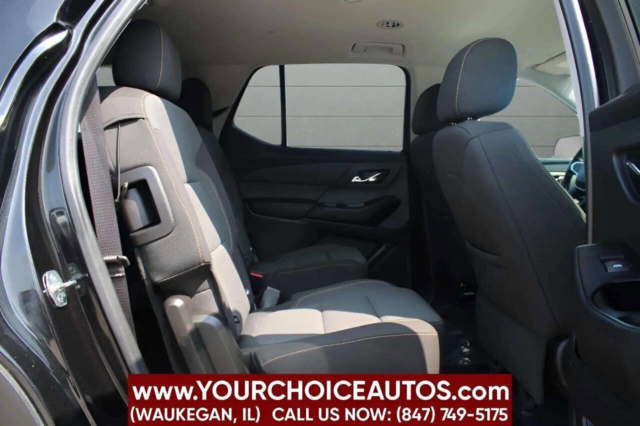 Used 2020 Chevrolet Traverse LT w/ Driver Confidence II Package image 12