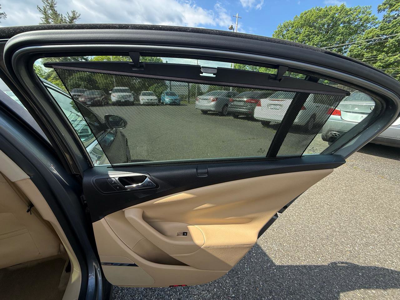 Used 2008 Volkswagen Passat VR6 FWD image 19