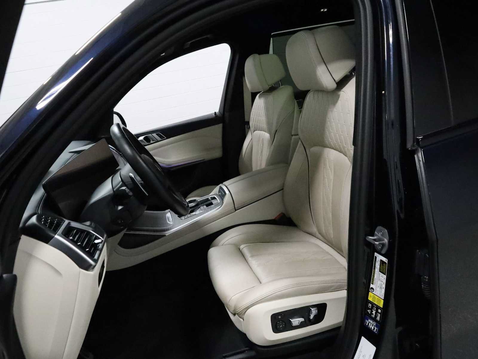 Used 2023 BMW X7 xDrive40i AWD/4WD image 5