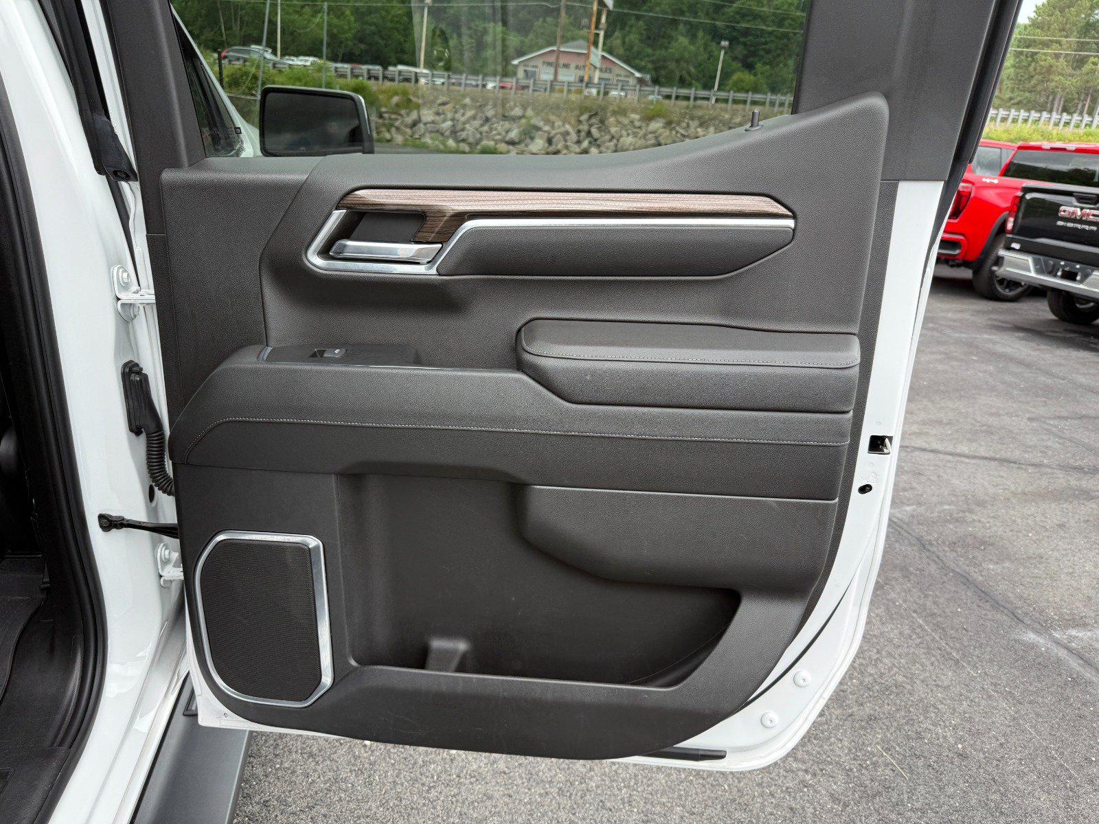 Used 2023 Chevrolet Silverado 1500 LT AWD/4WD image 20