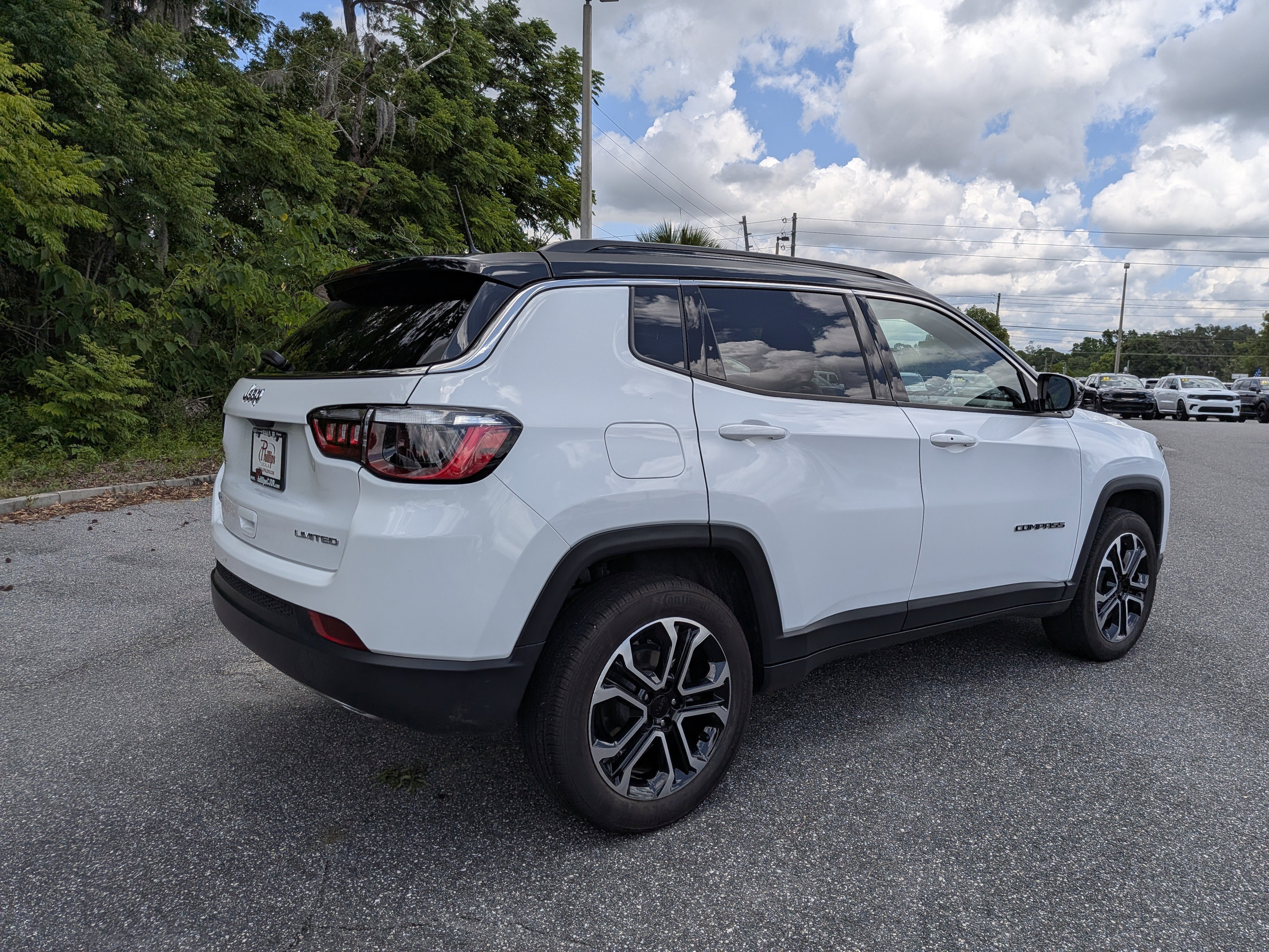 Certified 2023 Jeep Compass Limited AWD/4WD image 3