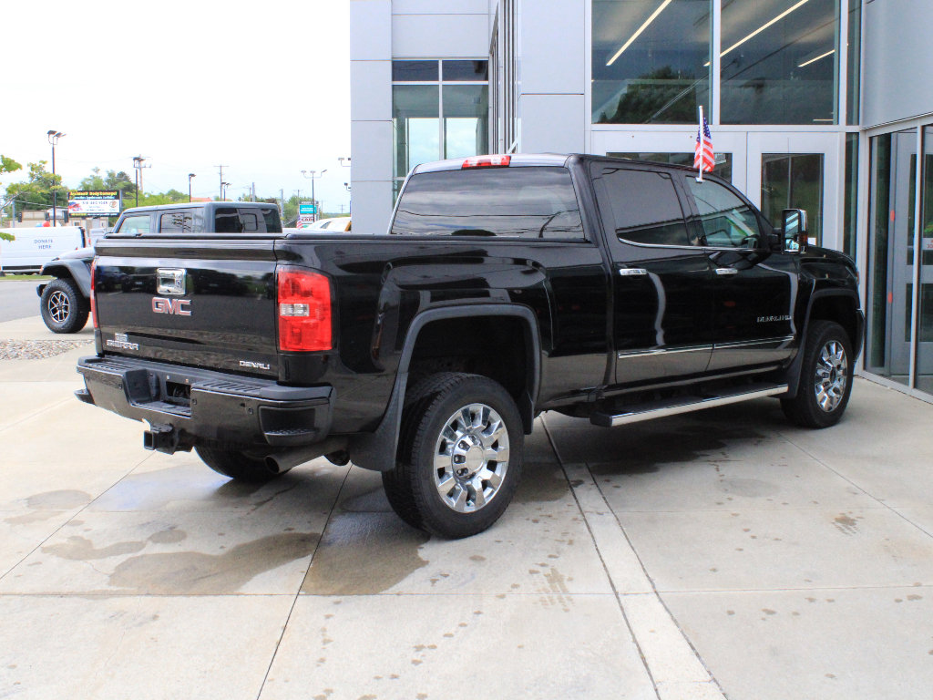 Used 2016 GMC Sierra 2500 Denali w/ Snow Plow Prep Package AWD/4WD image 9