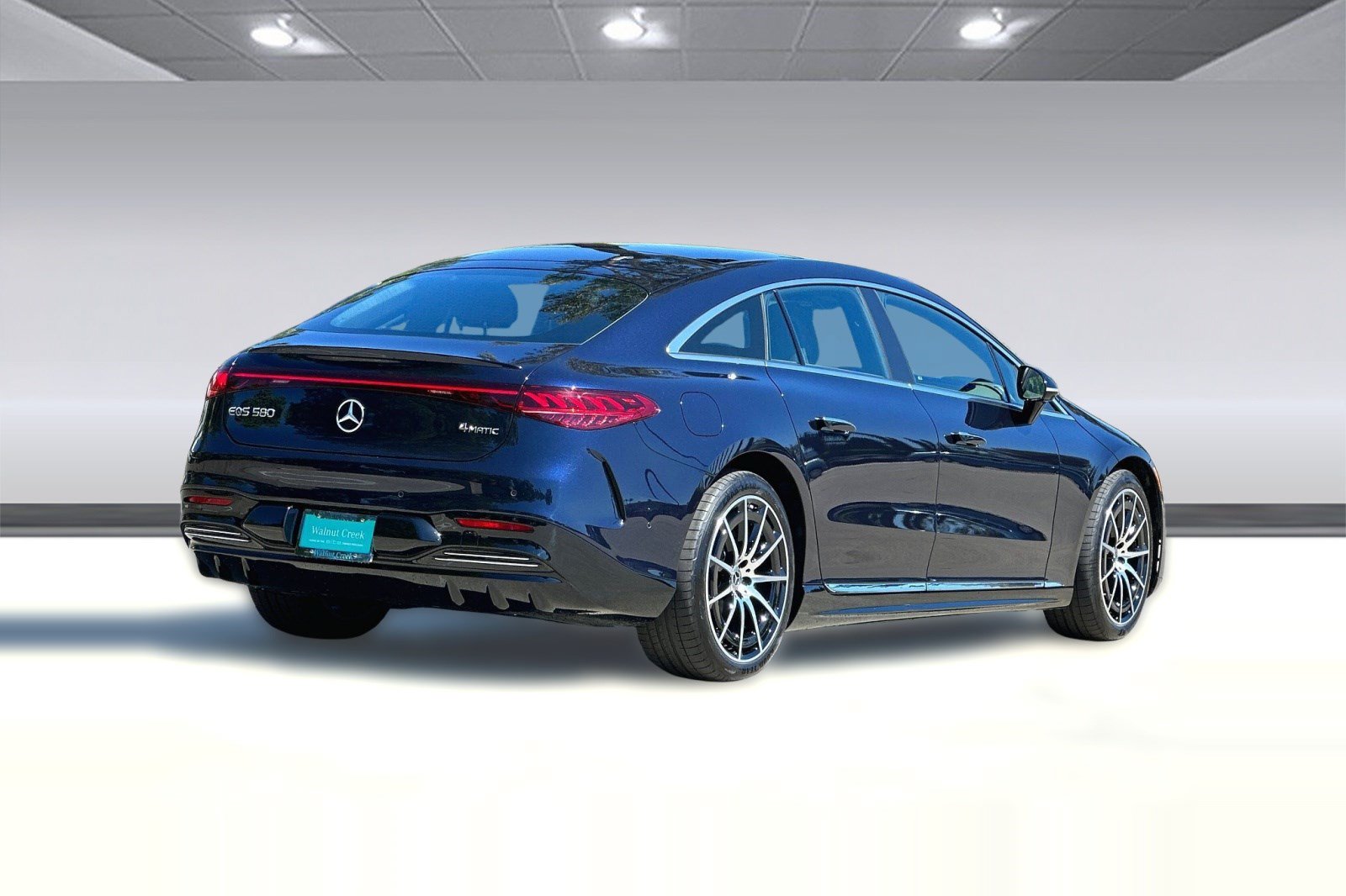 Used 2022 Mercedes-Benz EQS 580 4MATIC Sedan image 4