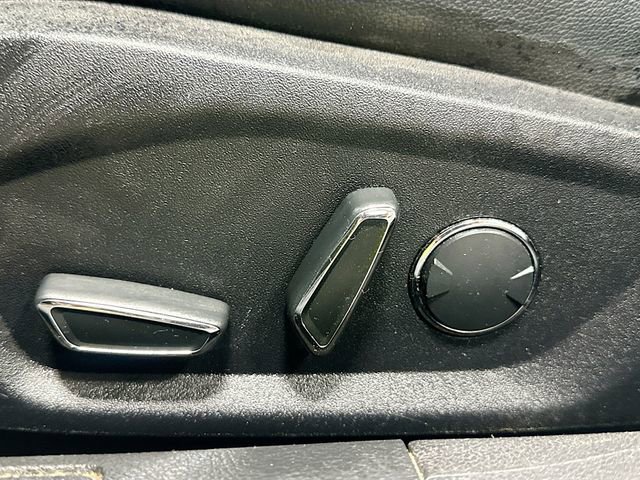 Used 2017 Ford Fusion SE w/ Fusion SE Technology Package FWD image 18