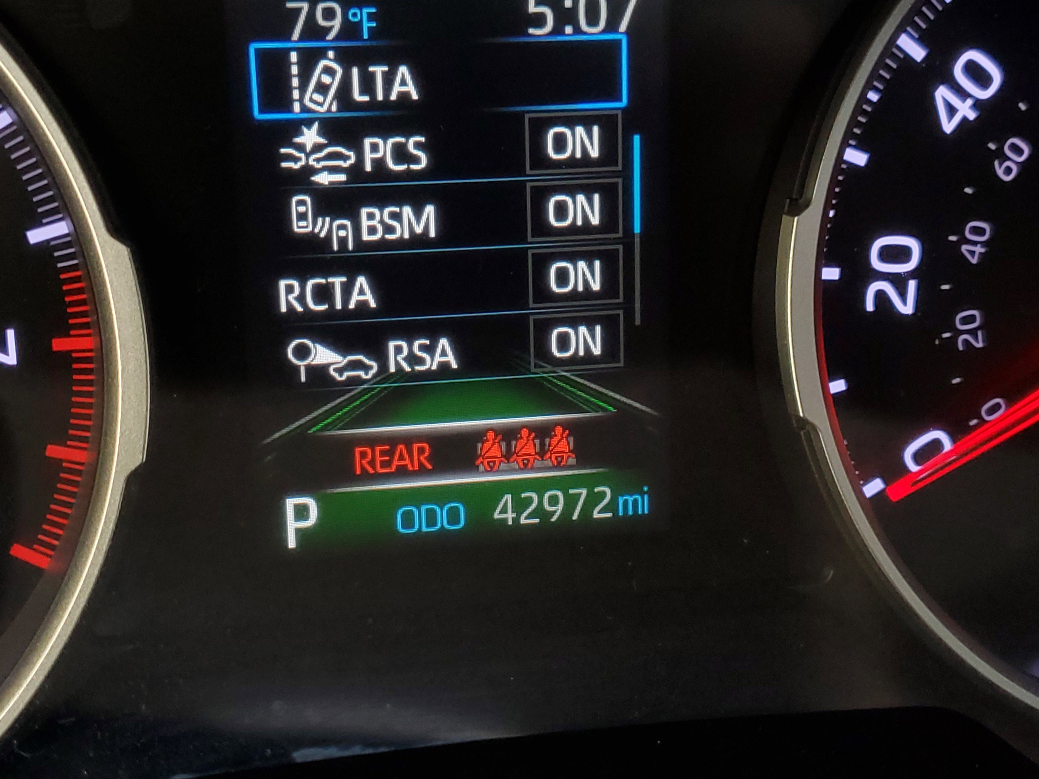 Used 2020 Toyota RAV4 XLE Premium image 25