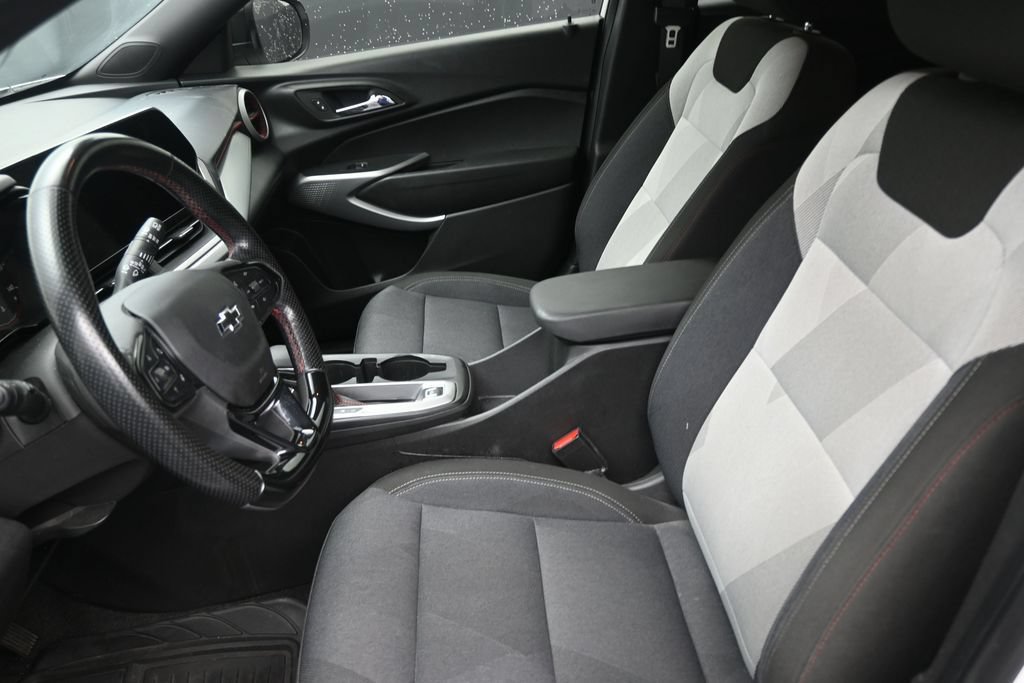Used 2024 Chevrolet Trax RS w/ Driver Confidence Package FWD image 12