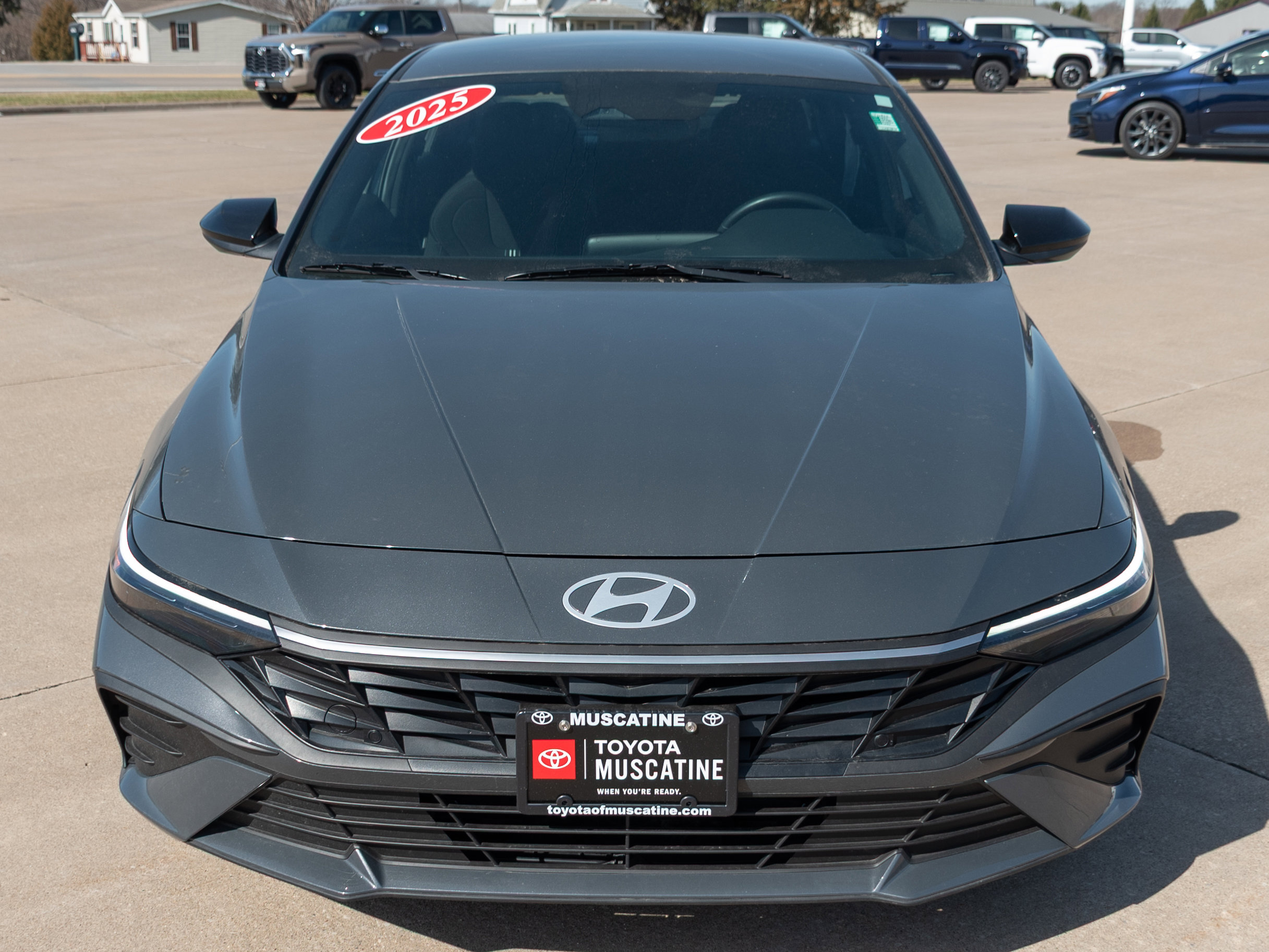 Used 2025 Hyundai Elantra Sport image 4