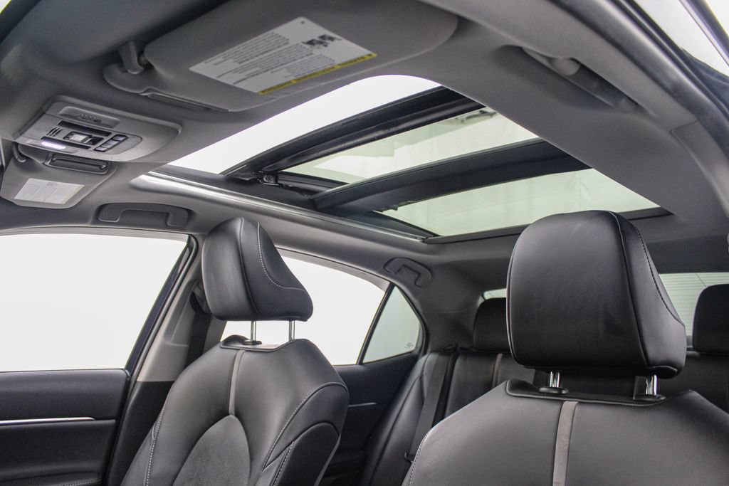 Used 2020 Toyota Camry XSE FWD image 18