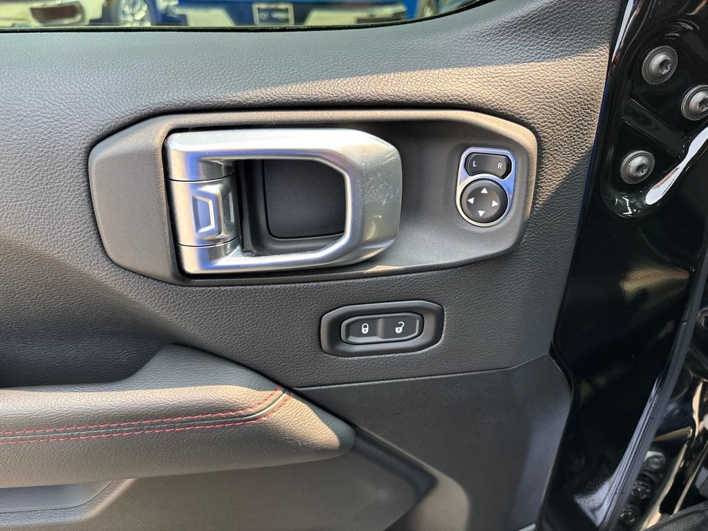 Used 2021 Jeep Wrangler Unlimited Rubicon AWD/4WD image 15