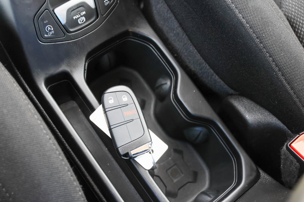 Used 2023 Jeep Renegade Latitude AWD/4WD image 20