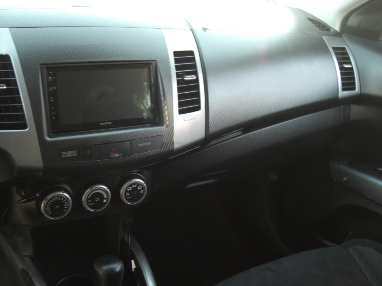 Used 2008 Mitsubishi Outlander XLS image 9