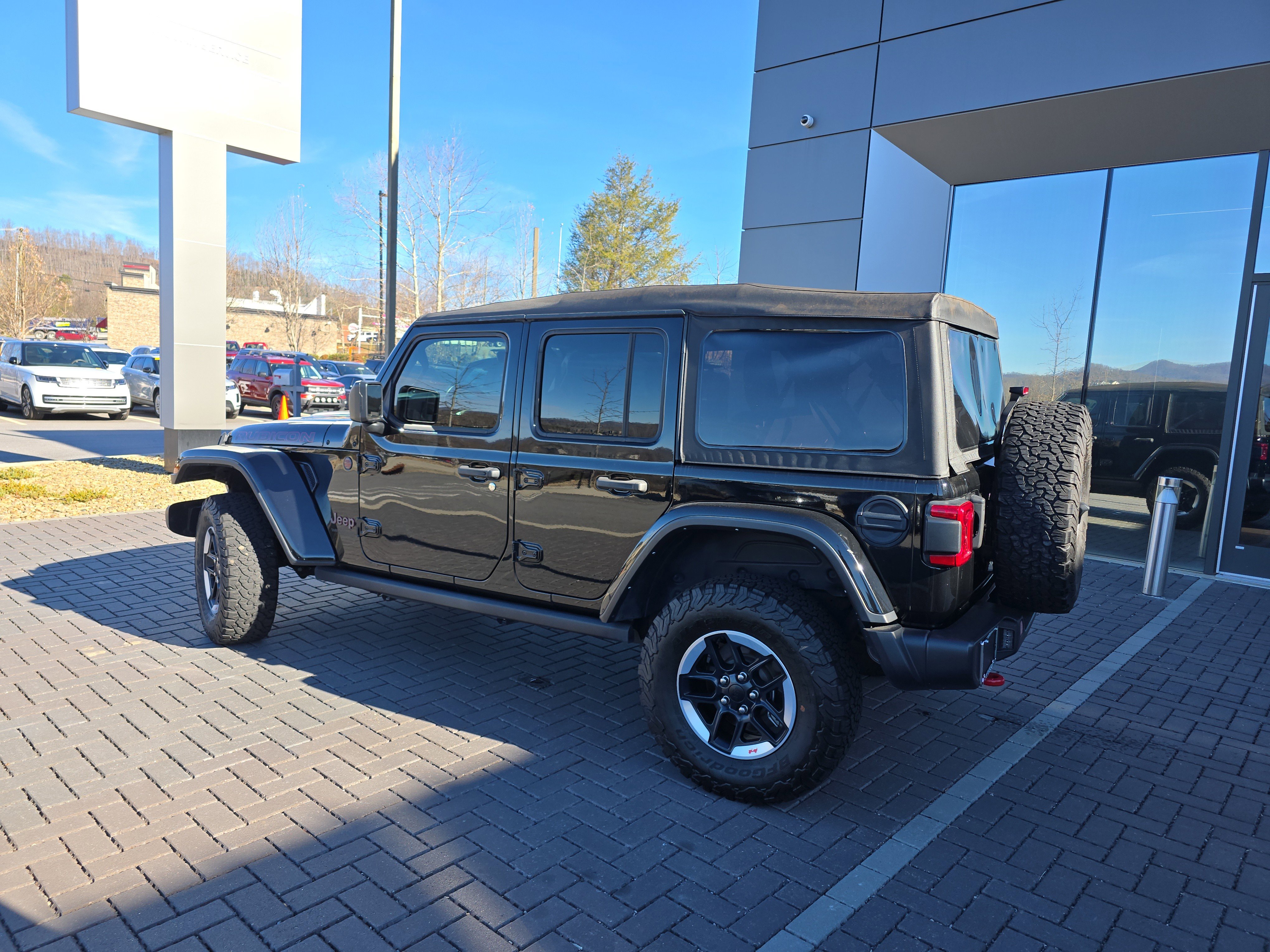 Used 2022 Jeep Wrangler Unlimited Rubicon w/ LED Lighting Group image 7