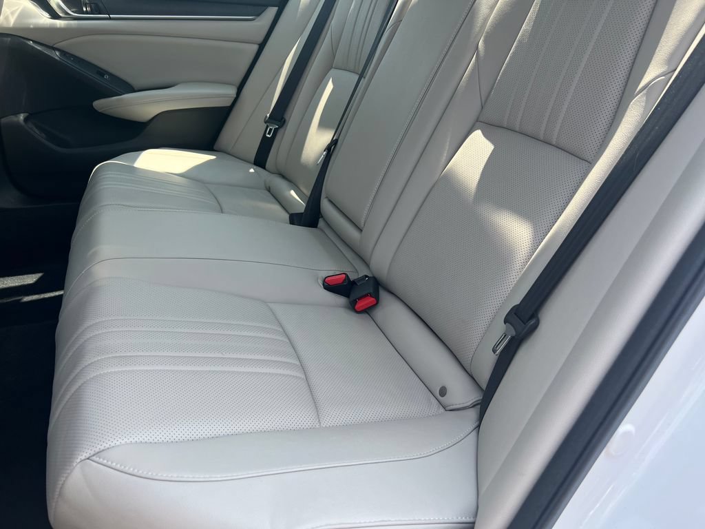 Used 2021 Honda Accord Touring image 14