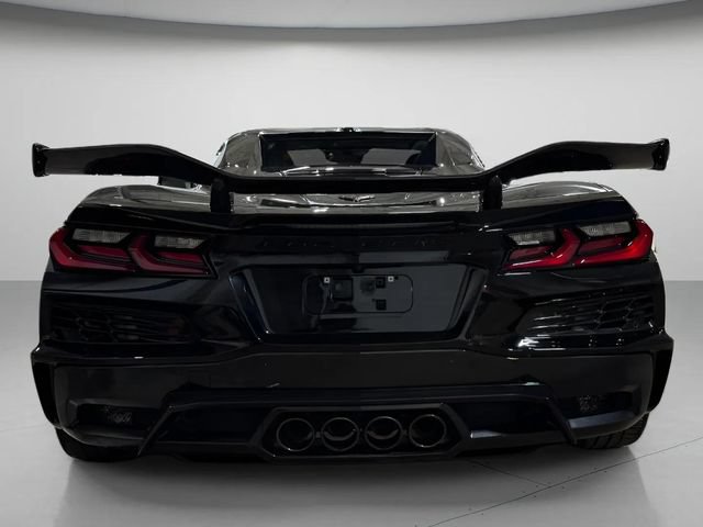 Used 2024 Chevrolet Corvette Z06 w/ Z07 Performance Package RWD image 4