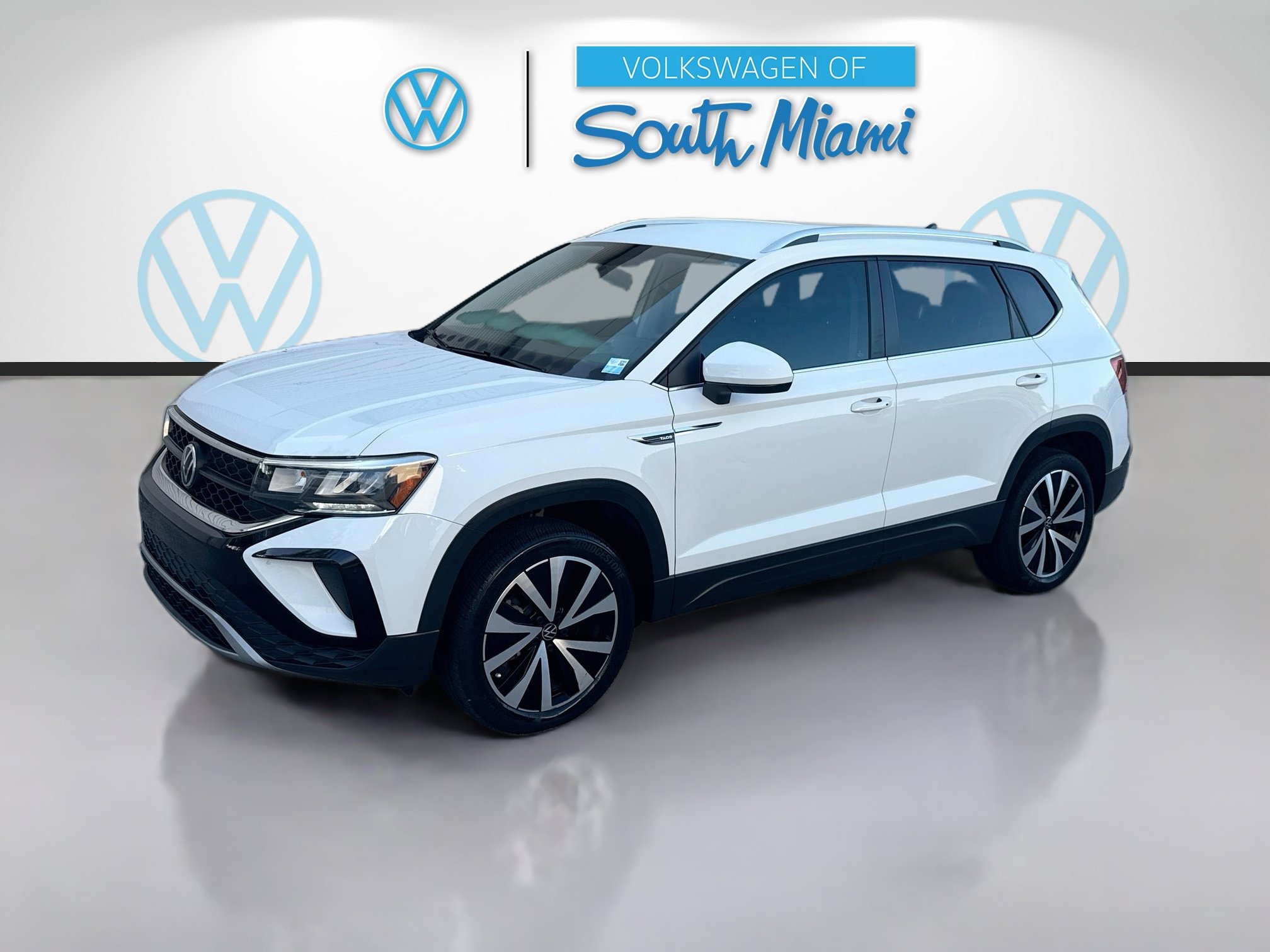 Certified 2022 Volkswagen Taos SE FWD image 3
