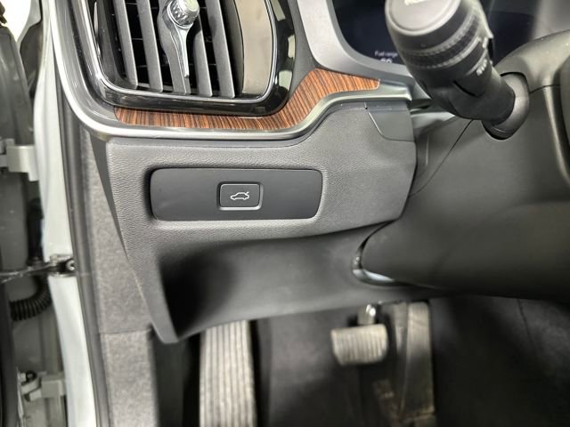 Used 2024 Volvo S60 B5 Plus image 18