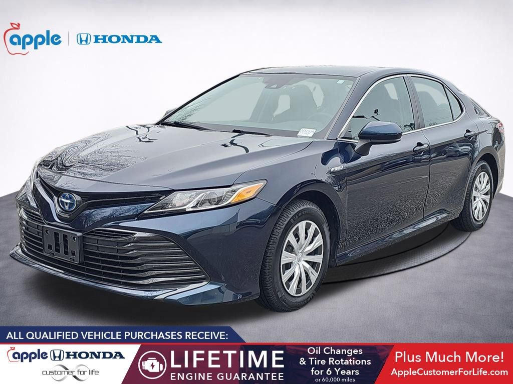 Used 2019 Toyota Camry LE image 3