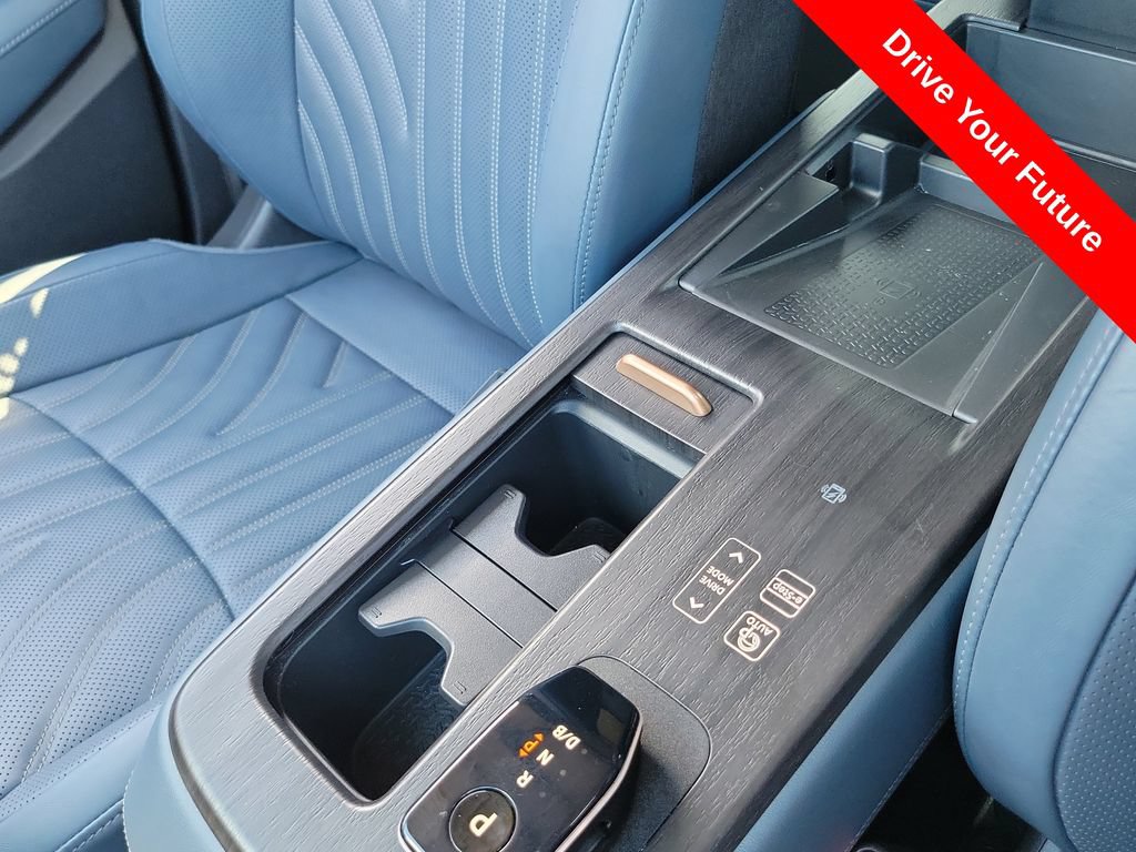 Used 2025 Nissan Ariya Platinum AWD/4WD image 13